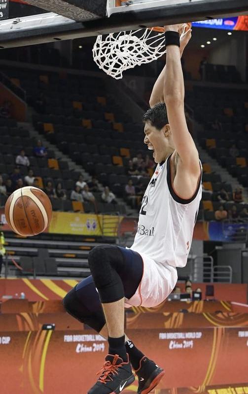 包含赛地聚焦——CBA季后赛今夜热度飙升，托特纳姆防线松动，媒体盛赞，更衣室氛围转暖的词条-英雄联盟竞猜